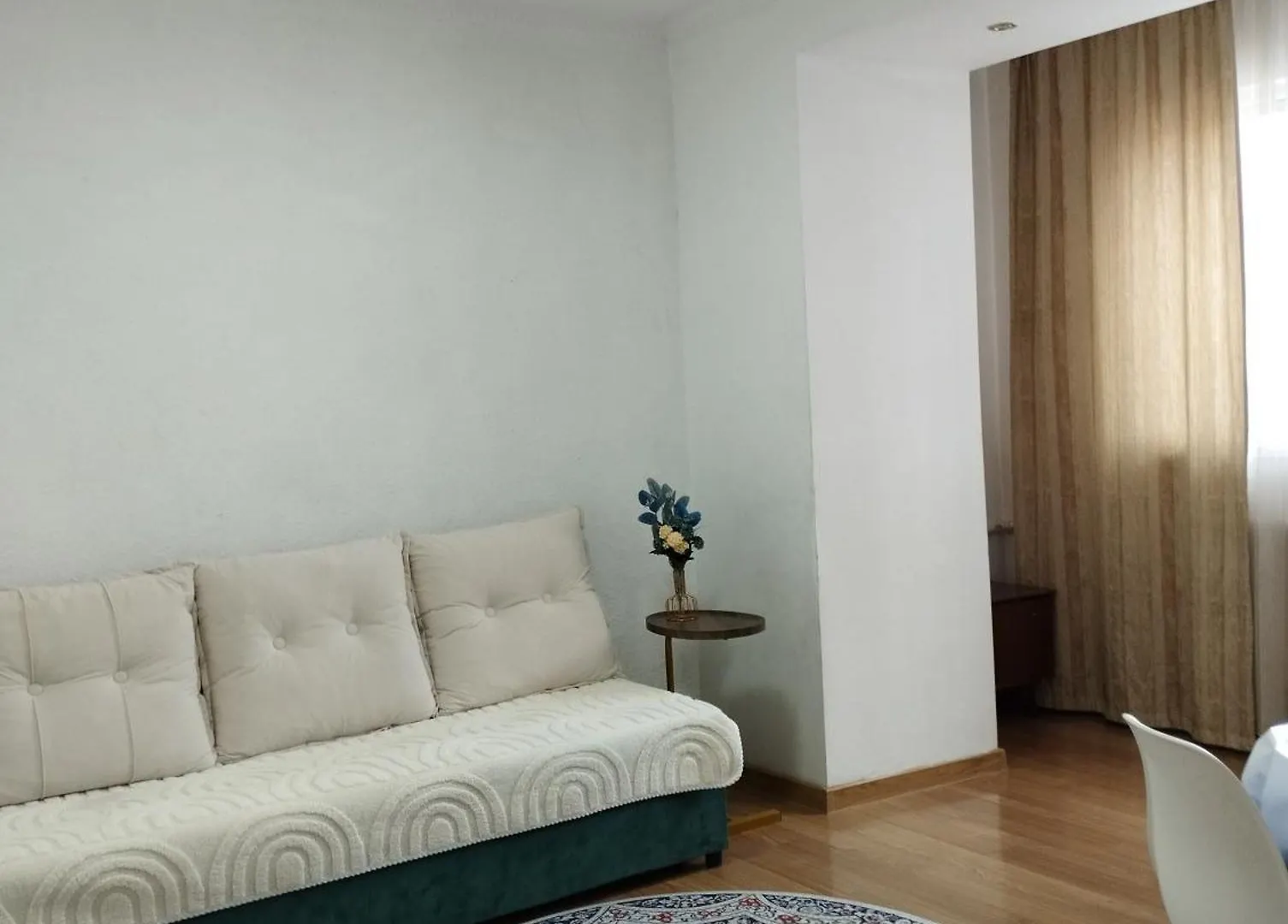 Almaty Rozybakieva 250 Apartment 0*,